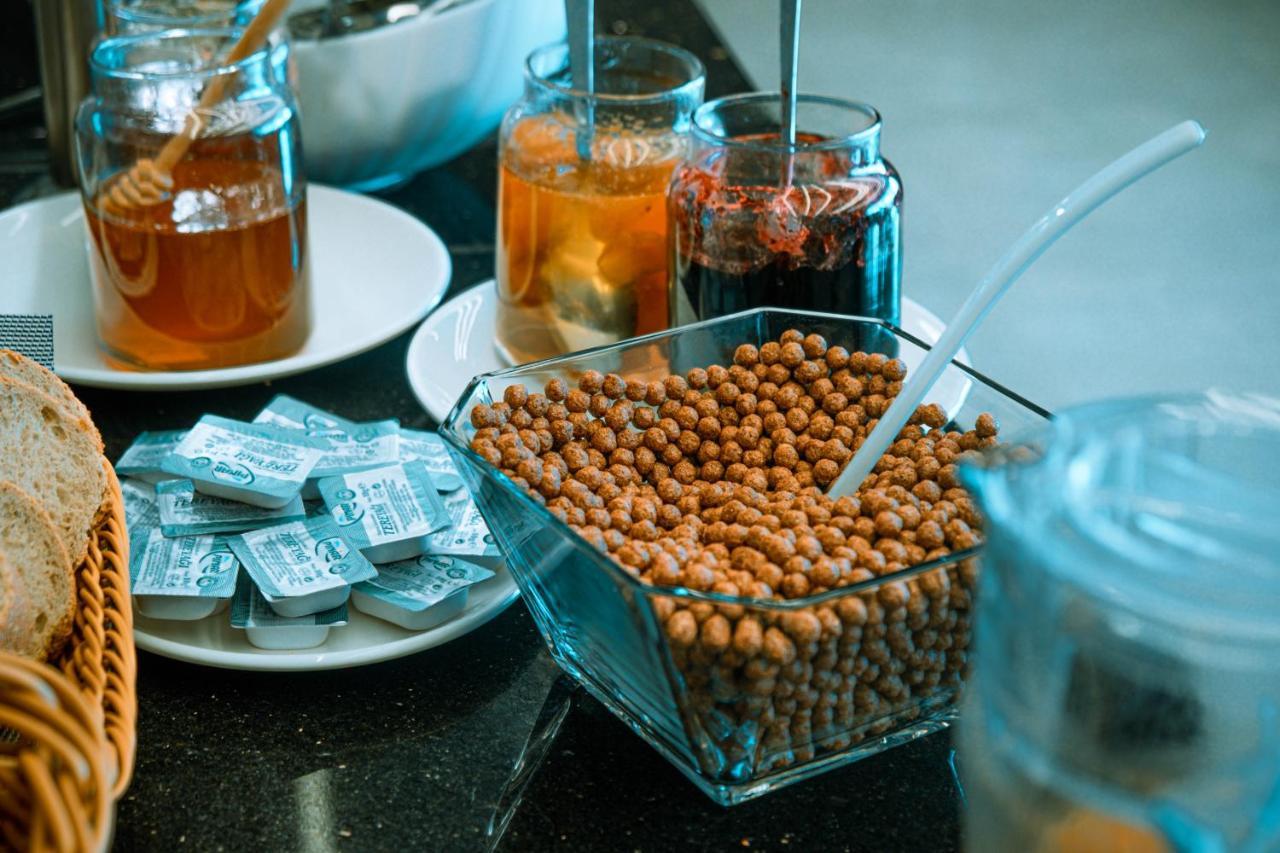 Methishotel Karsiyaka  Екстериор снимка